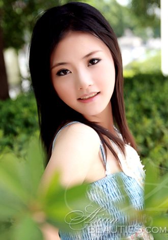Hundreds of beauties: meet Asian girl Xia