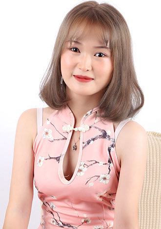 Most gorgeous profiles: Caihong from Beijing, beautiful, romantic companionship, Asian member